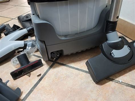 ODKURZACZ PIORĄCY BOSCH AQUAWASH&CLEAN BWD41740 | Odkurzacze wodne i ...