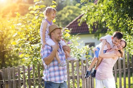 Natur mit Kindern entdecken Tipps für Aktivitäten socko