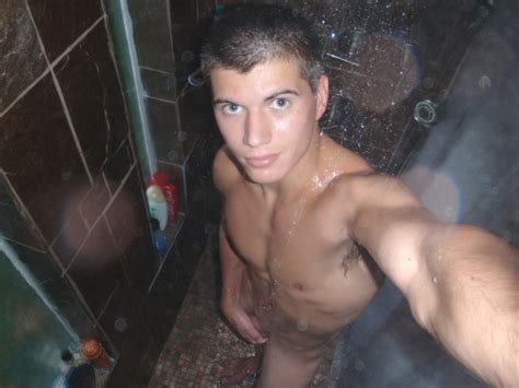 Thumbs Pro Random Acts Of Hotness Micheal Evers In The Shower More