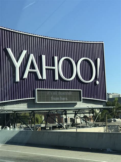 Did someone hack Yahoo’s sign? : r/pics