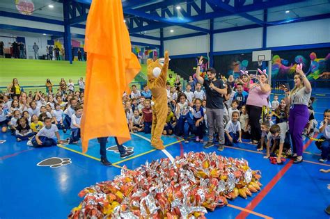 Prefeitura Entrega 119 Mil Ovos De Chocolate Para Alunos Da Rede