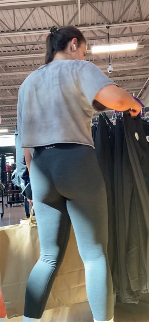Perfect College Girl Ass In Tight Leggings Hof Material Spandex Leggings Yoga Pants Forum