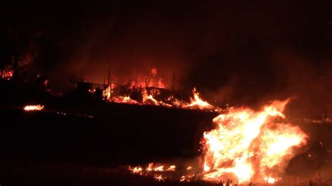 LAINATE INFERNO DI FUOCO DRAMMATICO INCENDIO FATTORIA ARRIVO MEZZI VVF