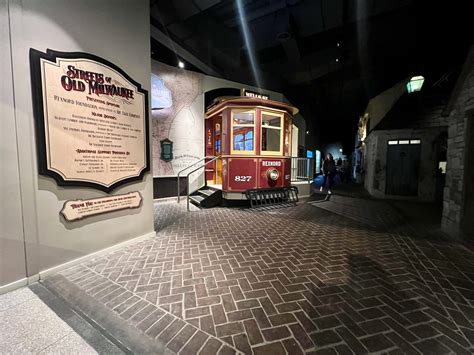 Milwaukee Public Museum: Must-See Exhibits & Pro Tips - Milwaukee With Kids