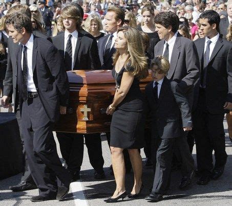 Maria Shriver acting as pallbearer at the funeral of her mother, Eunice ...