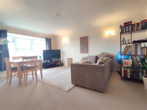 2 Bed Flat For Sale In Greystone Avenue Worthing West Sussex Bn13