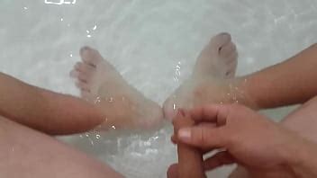 Branlette Dans La Baignoire XVIDEOS