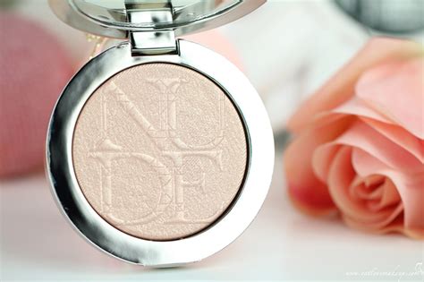 Dior Diorskin Nude Air Luminser Powder Shimmer 001 Dior Skyline Fall 2016 Collection Eat