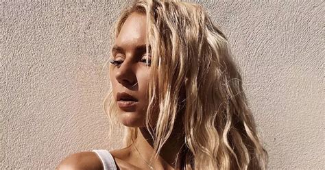 Love Island S Lucie Donlan Thrills Fans As She Dons Bikini For Busty Display Daily Star