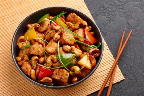 Poulet sauté aux noix de cajou La Recette