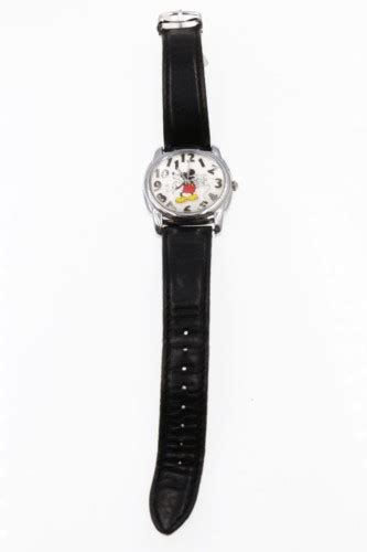 Lorus Watch Unisex V501 0010 Vintage Mickey Mouse 050100200987 Cash