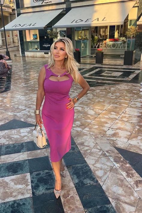 Beautiful Irina Y O From Tenerife With Blonde Hair Id Ladadate