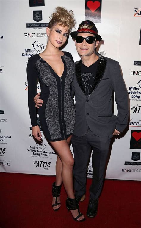 8 Hot Sexy Courtney Anne Feldman Bikini Pics