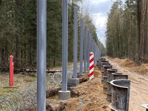 Budowa zapory na granicy polsko białoruskiej Mamy zdjęcia i wideo z