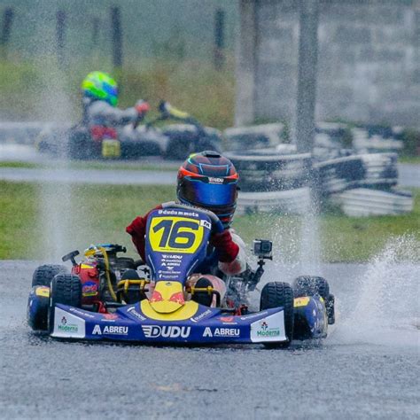 Kartistas Das Categorias Mirim E Cadete Se Destacam Na Chuva Na Quarta