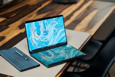 Lenovo Yoga Book 9 13IMU9 2-in-1 Dual Screen im Test: Core Ultra 7 155U ...