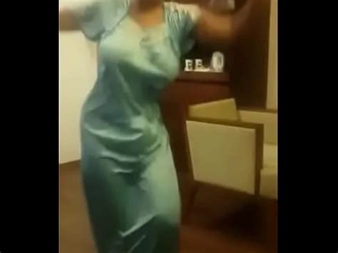 Hot Desi Girl Dancing With Transparent Dress XVIDEOS