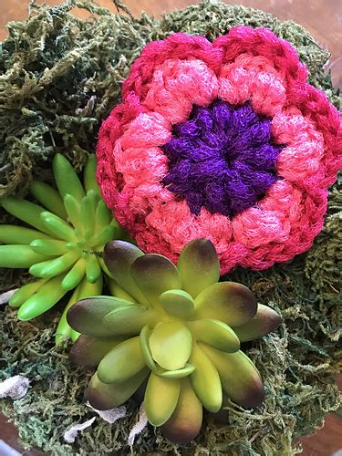 Ravelry Flower Scrubbie Pattern By V Ronique Houde