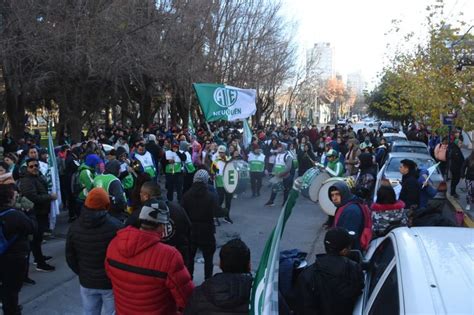 La Barcaza Neuqu N Jueves Sin Clases Y Marcha En Neuqu N Por Dos Paros