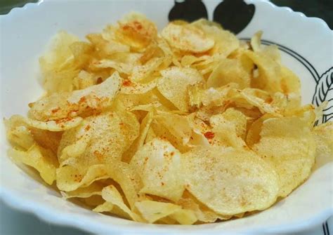 Homemade Hot And Crunchy Potato Chips Recipe By Kumkum Chatterjee Cookpad