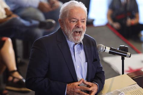 Todo mundo sabe que Lula é corrupto e ladrão protesta Constantino