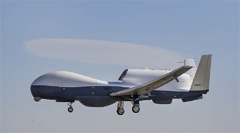 Irán derriba un dron espía estadounidense