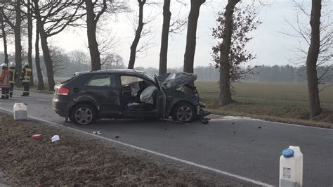 NonstopNews 19 jähriger Fahrer verliert Kontrolle über Pkw