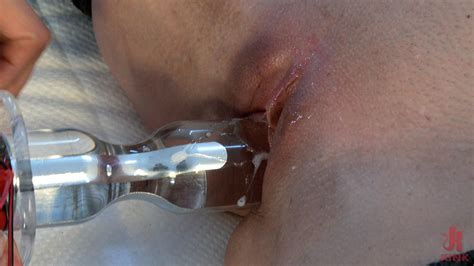 Mummified And Electrified Pussy Worship Kink