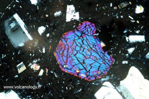 Clinopyrox Ne Vu Au Microscope Polarisant Volcanologie Min Ralogie