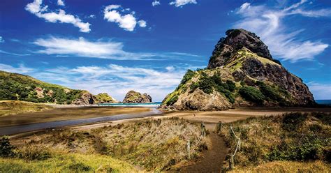 Piha - Black Sand Beach | Hello Auckland - Hello Auckland