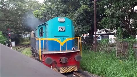 Sri Lanka Railway M A Muthu Kumari Train Passing Secretary Halt