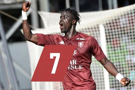 Les Tops Flops De Metz Reims Ibrahima Niane Triplement D Cisif Foot