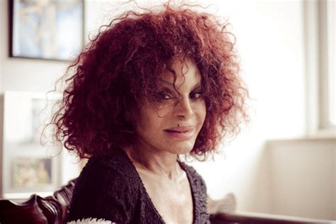 Elza Soares: A mulher do fim do mundo