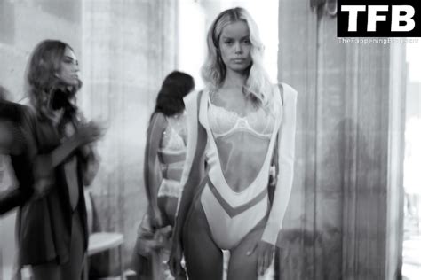 Frida Aasen Flaunts Her Nude Tits Sexy Legs At The Etam Womenswear Show In Paris Photos