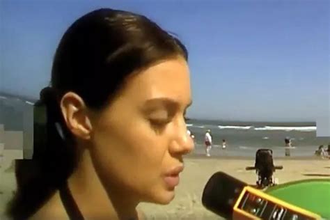 Bikini Clad Woman Beaten Up By Cops In Viral Video Sues Police Daily Star