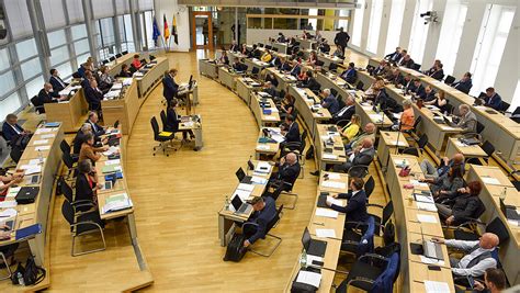 Landtag Sachsen Anhalt Erste Sitzungen L Uten Den Landtagsherbst Ein