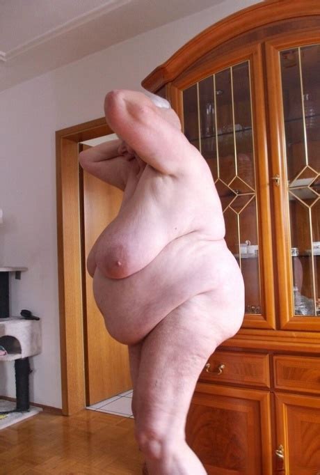 Naughty Granny Neebana Shows Her Chubby Body While Completely Naked CoedCherry