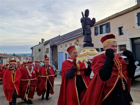 Toulois Dix huit confréries lors de la 60e fête de la Saint Vincent