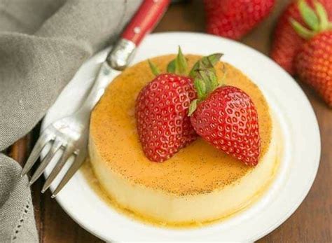 Mini Vanilla Flans That Skinny Chick Can Bake