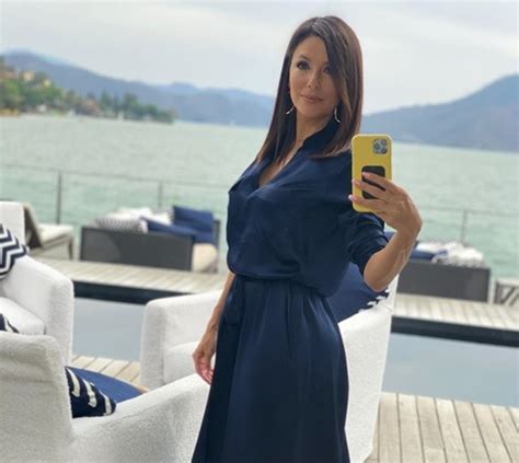Izgleda Bolje Nego Ikada Eva Longorija Se Skinula U Bikini Pa Izazvala KOLAPS Na Instagramu