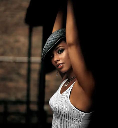 Alicia Keys Sexy And Hot Bikini Pictures Woophy