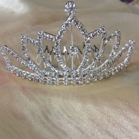 Tiara, Women's Fashion, Jewelry & Organisers, Brooches on Carousell