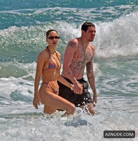 Elsie Hewitt Sexy Seen With Pete Davidson Showing Off Her Amazing Bikini Body Wearing A Sultry