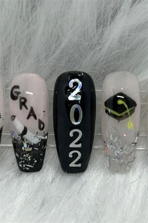 13 Gorgeous Graduation Nails Ideas To Look Classy In 2022 Graduation Nails Graduation Nail