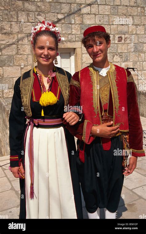 Croatia traditional costume hi-res stock photography and images - Alamy