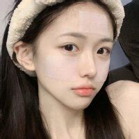 Julie Nude Stripping On Webcam For Live Sex Video Chat InTheCrack