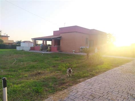 Vendita Villa Unifamiliare In Via Della Caffarella Ardea Ottimo Stato