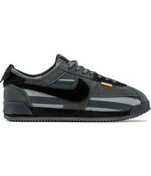 Nike Cortez купить в Москве - кроссовки Найк Кортес в интернет магазине ...