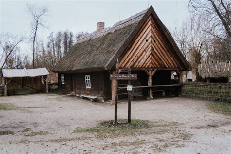 Biskupin Muzeum Archeologiczne Osada I Zwiedzanie Atrakcji