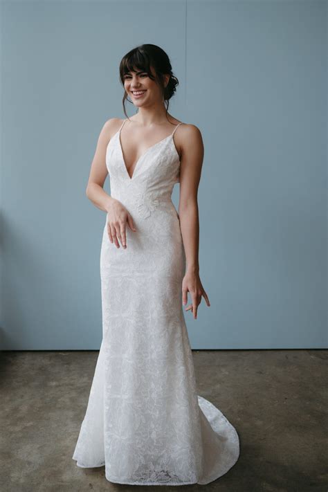 Cicada Bridal - custom wedding dresses and bridal gowns